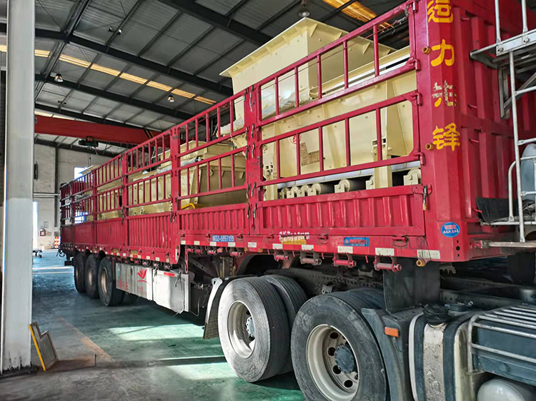 山东东达机电自主研发生产的带式给煤机发往安徽安庆